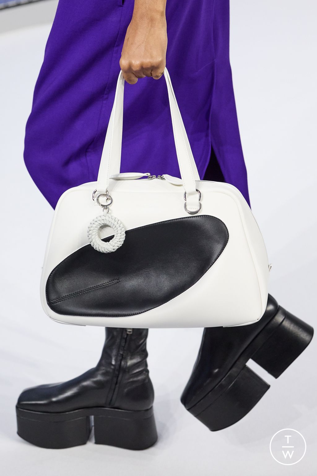 Fashion Week Paris Spring/Summer 2023 look 9 from the Shang Xia collection womenswear accessories