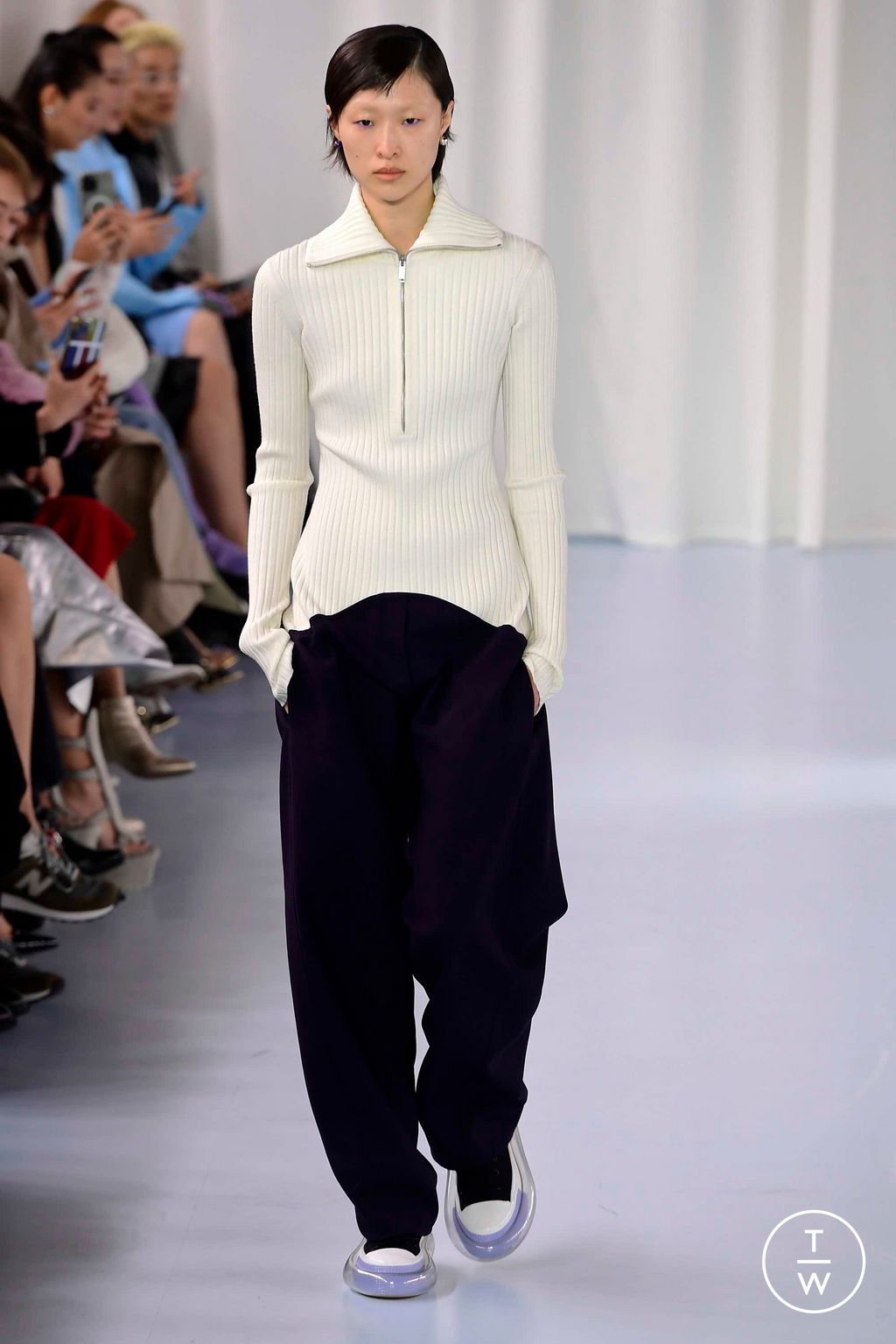 Fashion Week Paris Fall/Winter 2023 look 3 from the Shang Xia collection womenswear