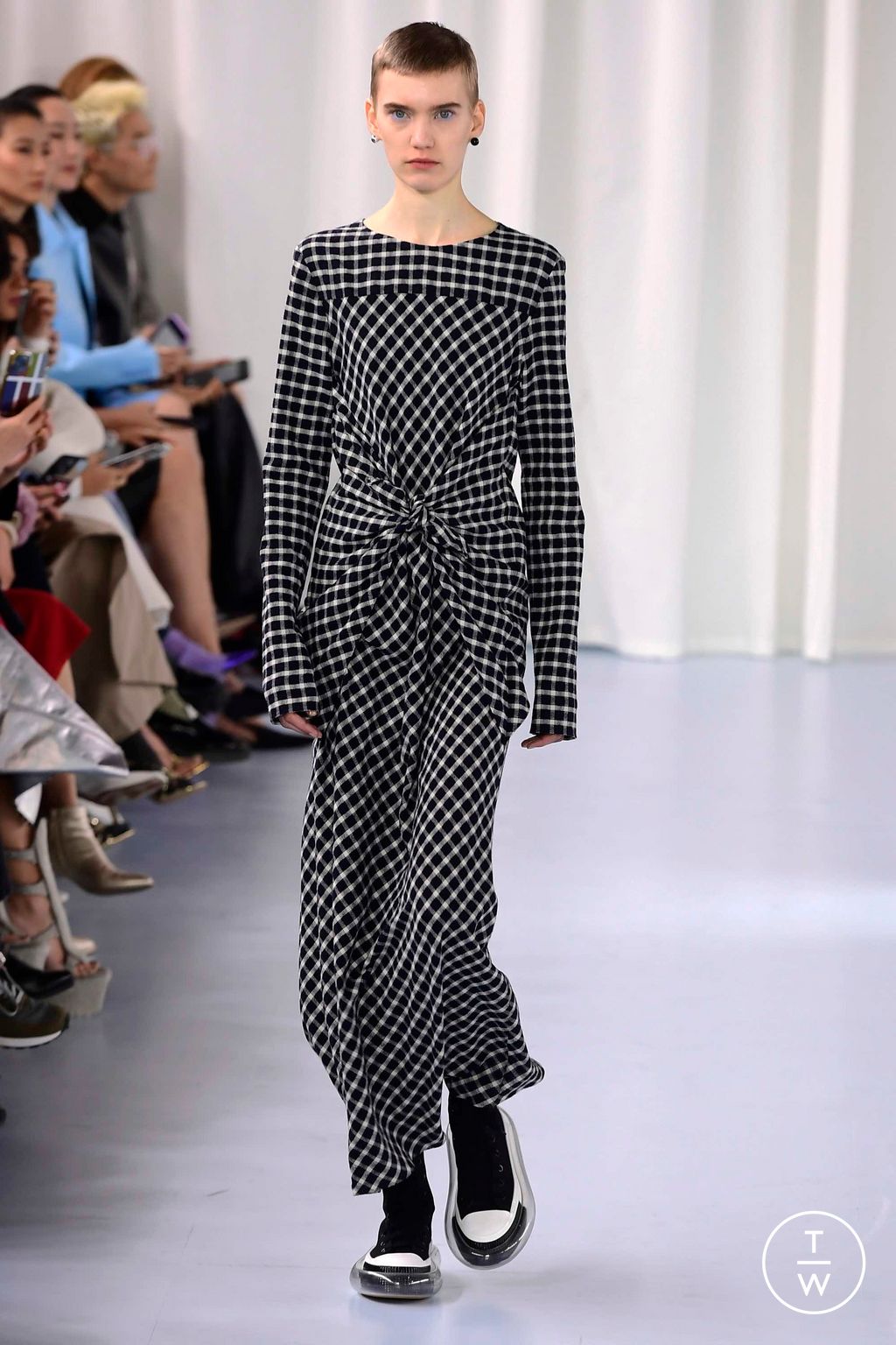 Fashion Week Paris Fall/Winter 2023 look 4 de la collection Shang Xia womenswear