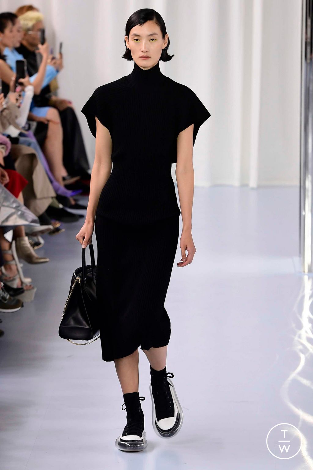 Fashion Week Paris Fall/Winter 2023 look 6 de la collection Shang Xia womenswear