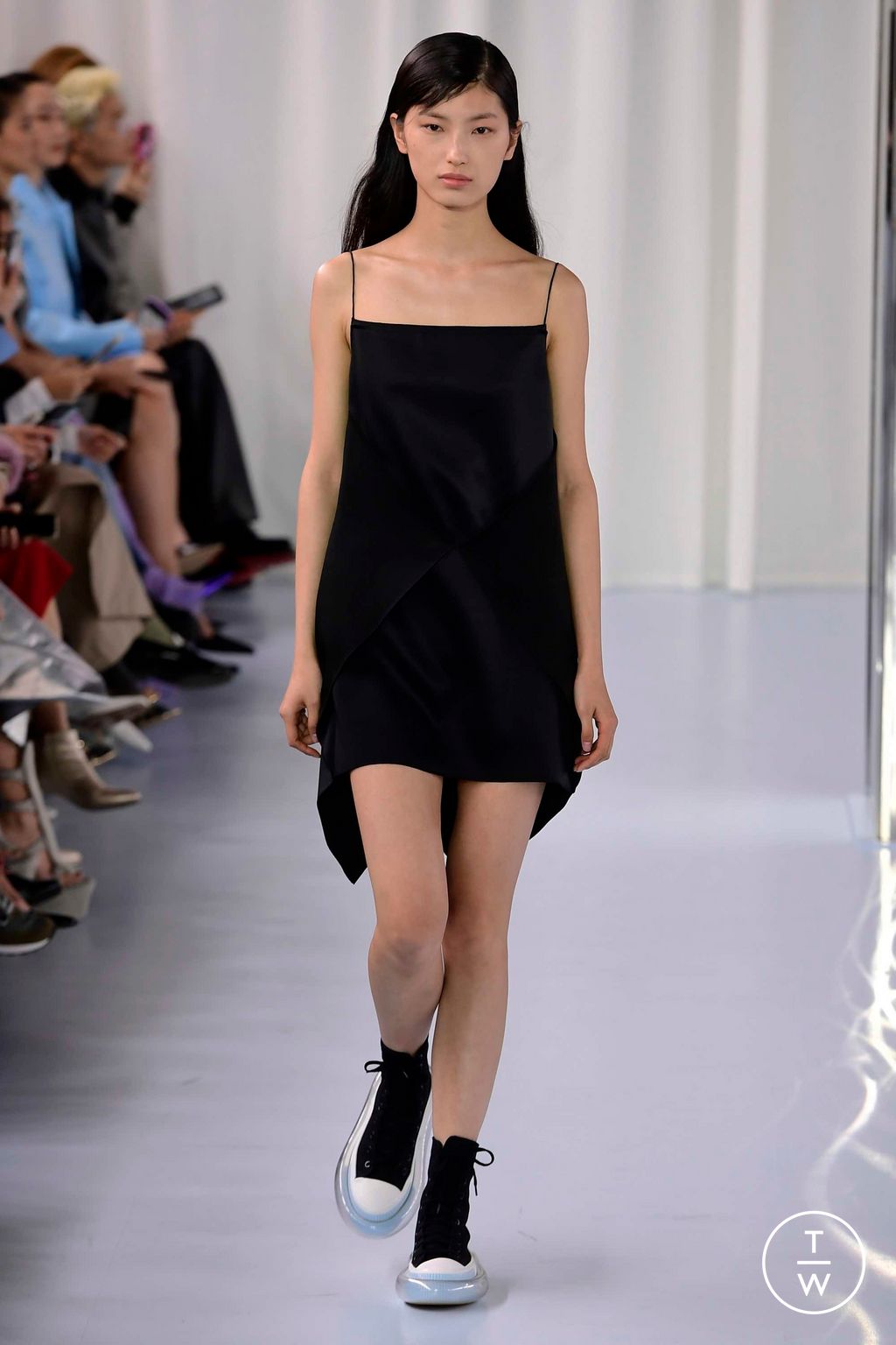 Fashion Week Paris Fall/Winter 2023 look 10 from the Shang Xia collection 女装
