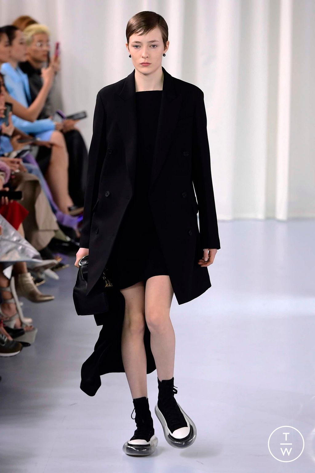 Fashion Week Paris Fall/Winter 2023 look 11 from the Shang Xia collection womenswear