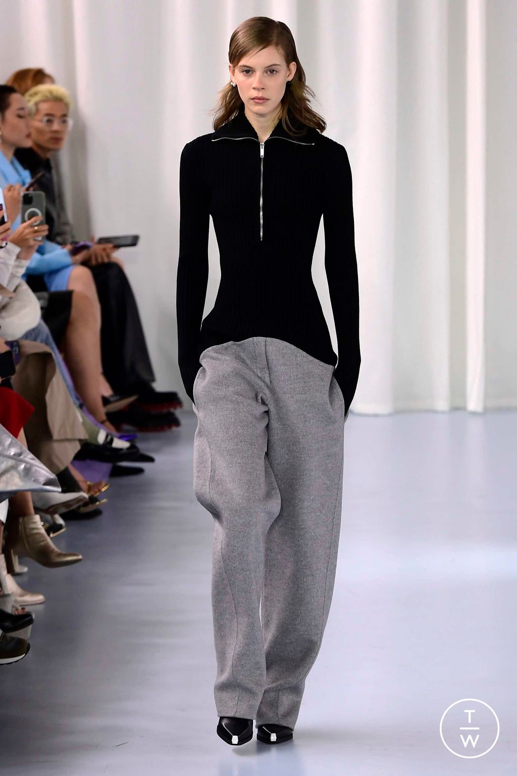Fashion Week Paris Fall/Winter 2023 look 23 de la collection Shang Xia womenswear