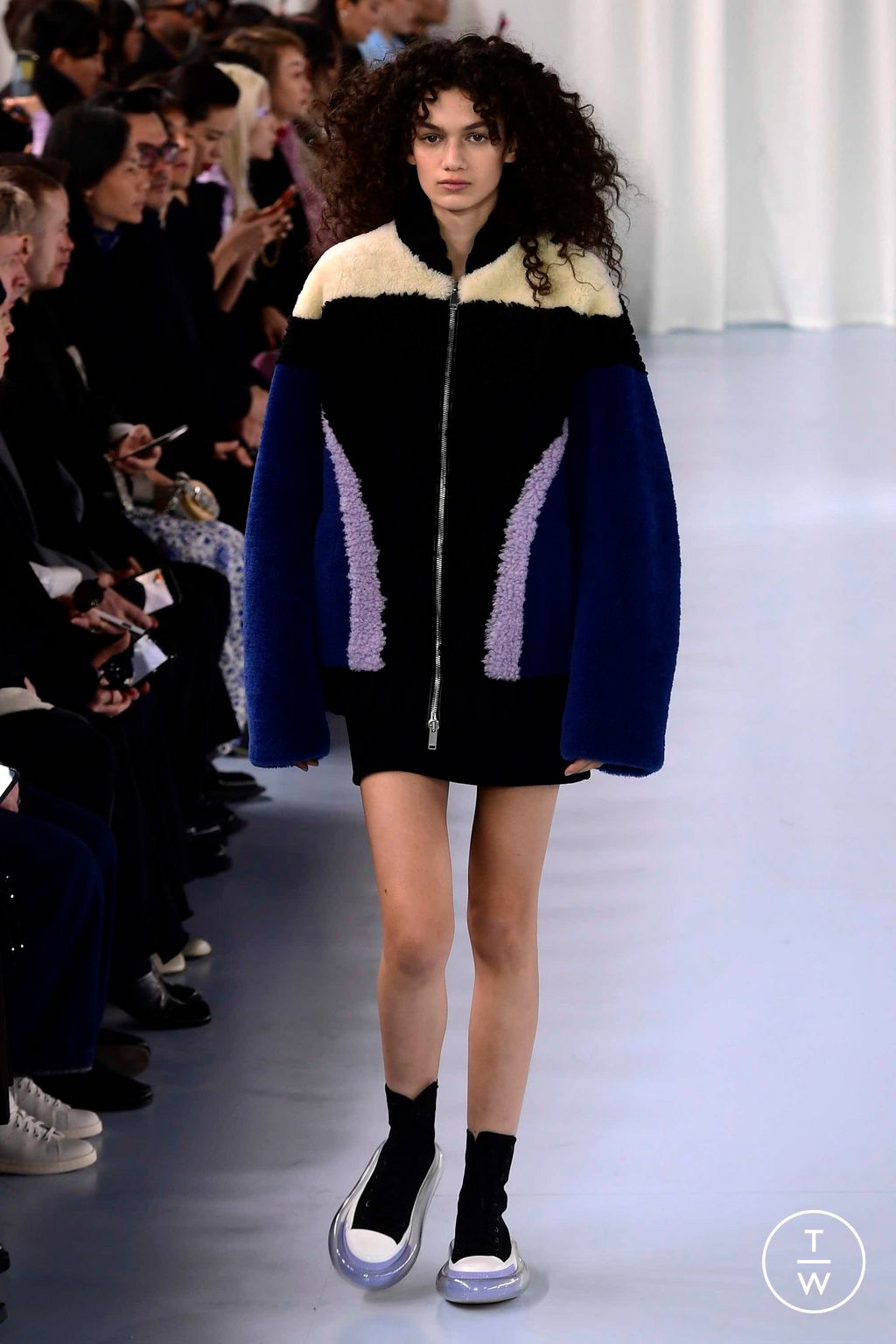 Fashion Week Paris Fall/Winter 2023 look 25 de la collection Shang Xia womenswear