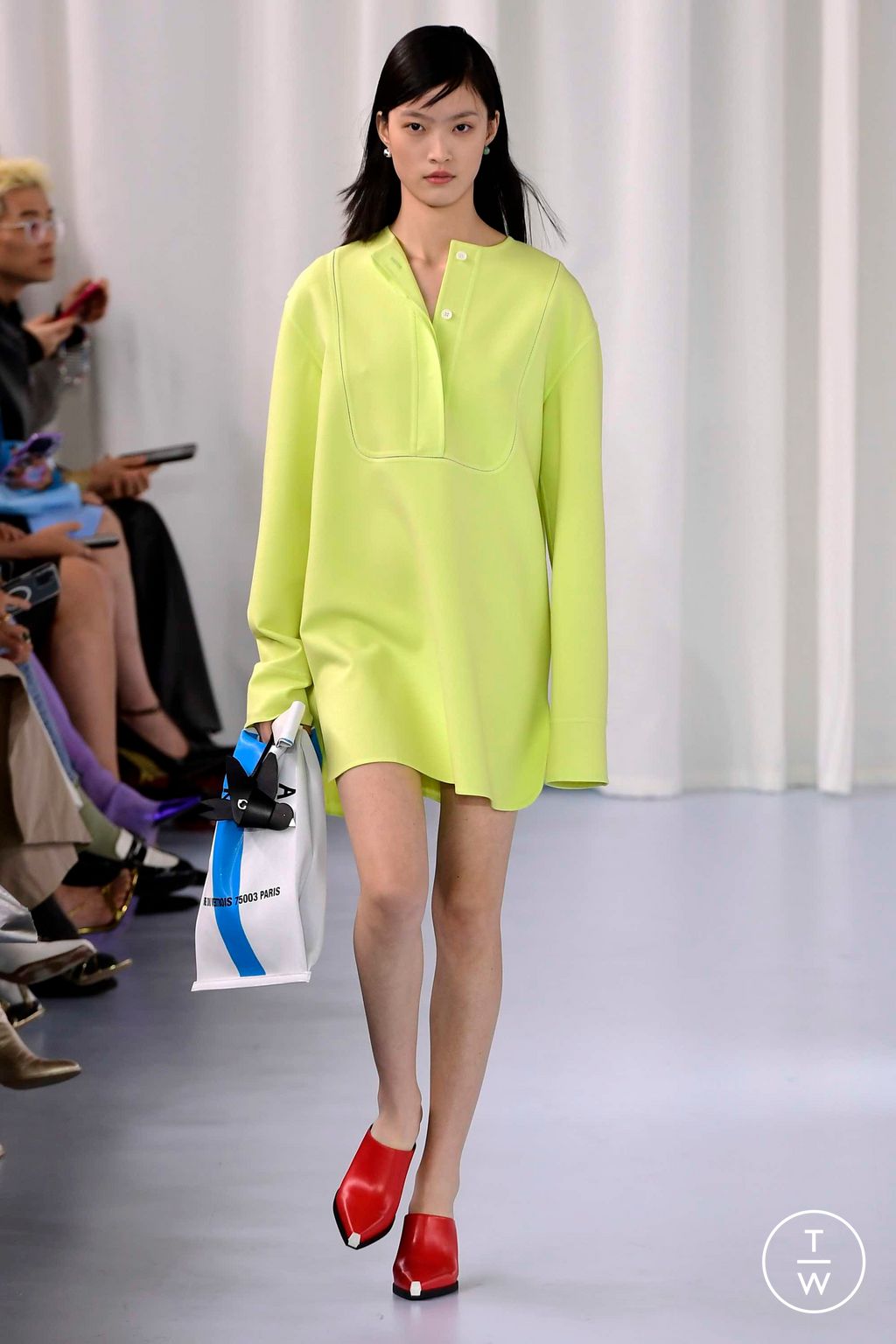 Fashion Week Paris Fall/Winter 2023 look 31 de la collection Shang Xia womenswear