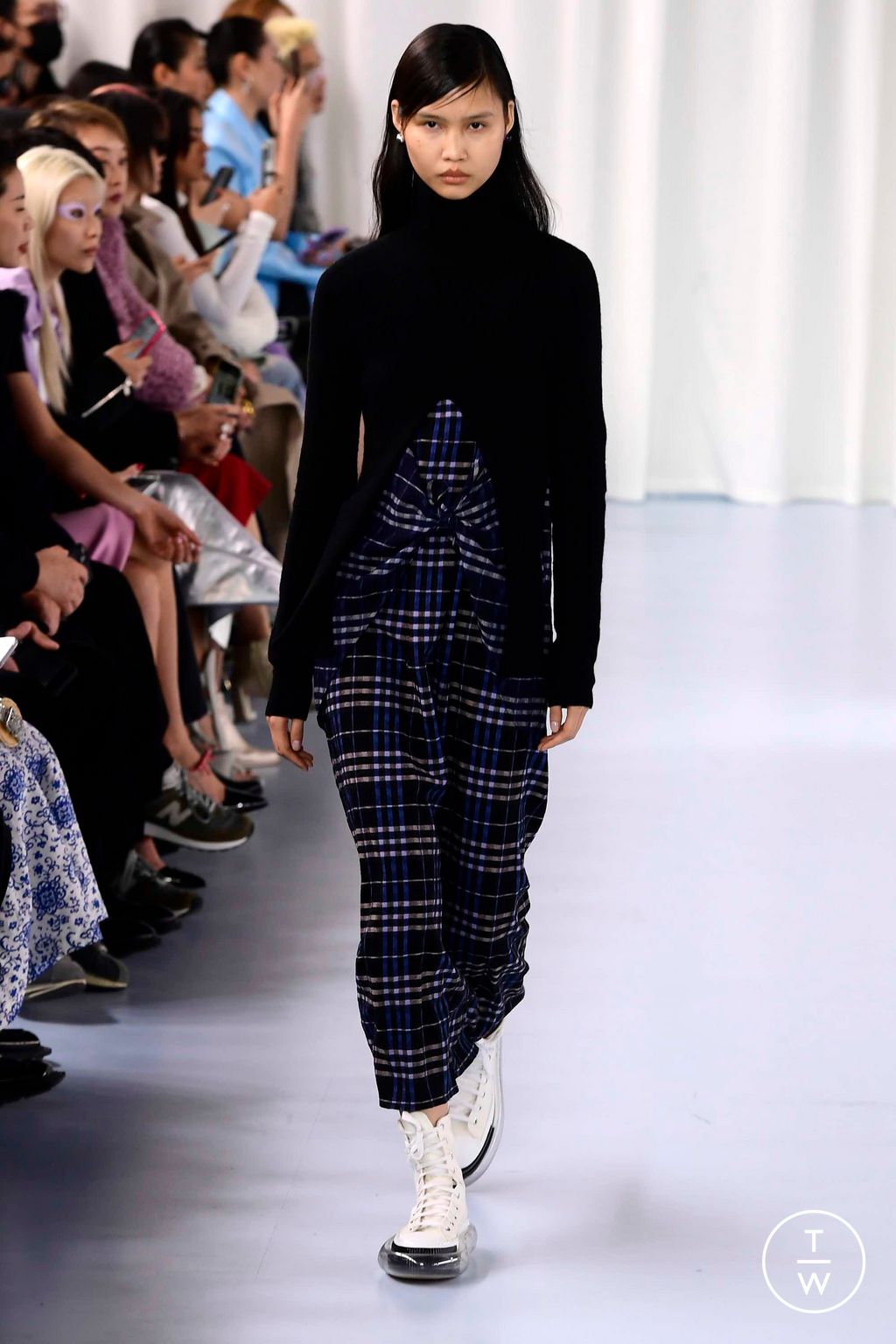 Fashion Week Paris Fall/Winter 2023 look 35 de la collection Shang Xia womenswear