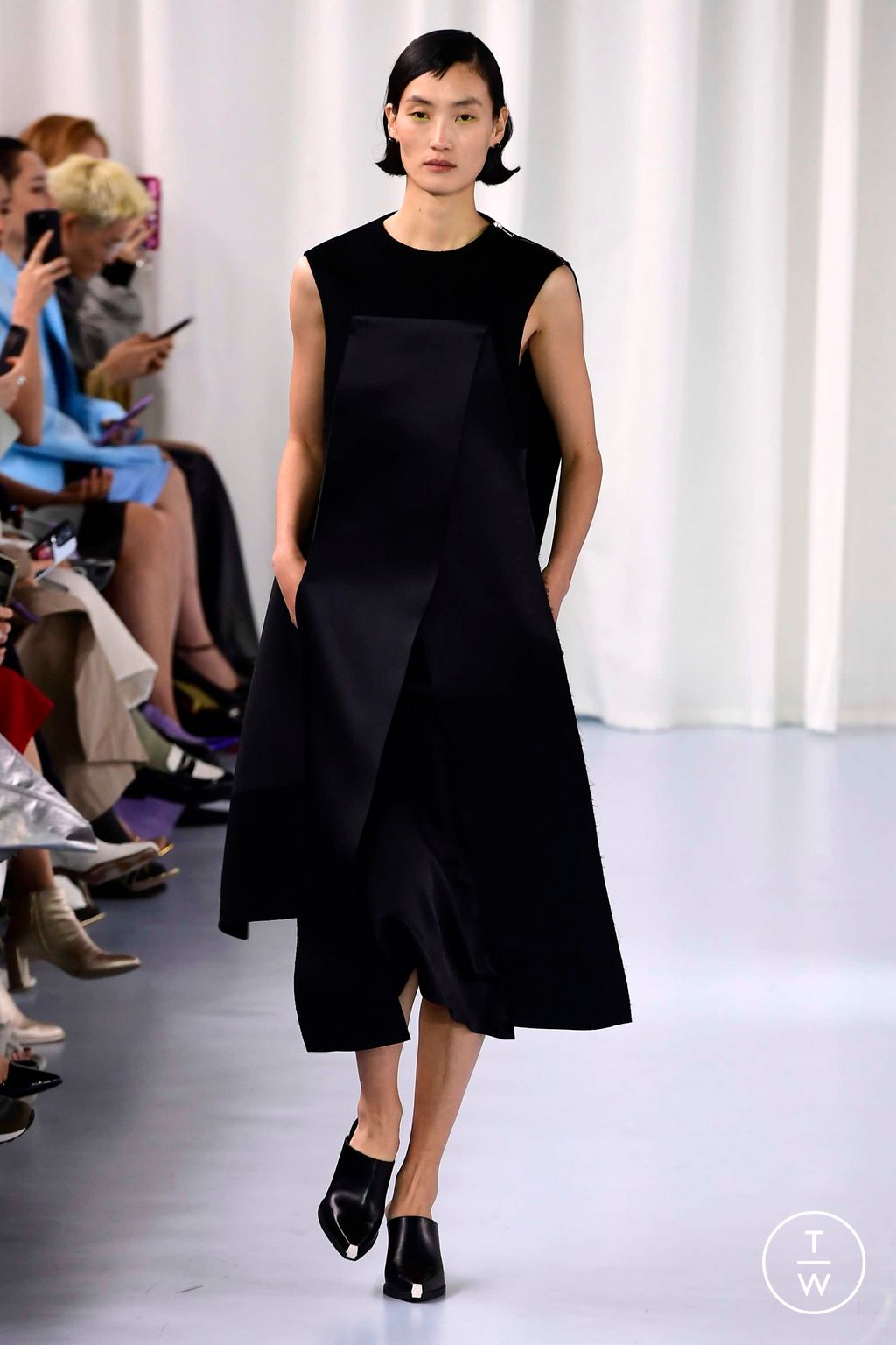 Fashion Week Paris Fall/Winter 2023 look 45 de la collection Shang Xia womenswear