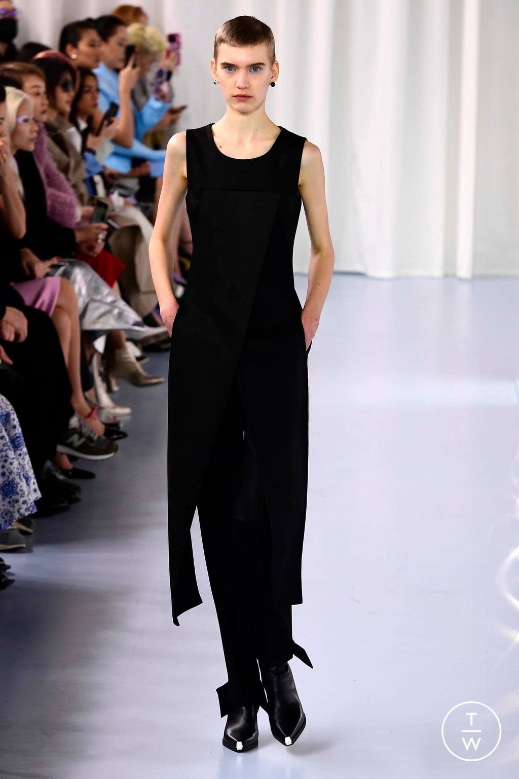 Fashion Week Paris Fall/Winter 2023 look 46 from the Shang Xia collection 女装