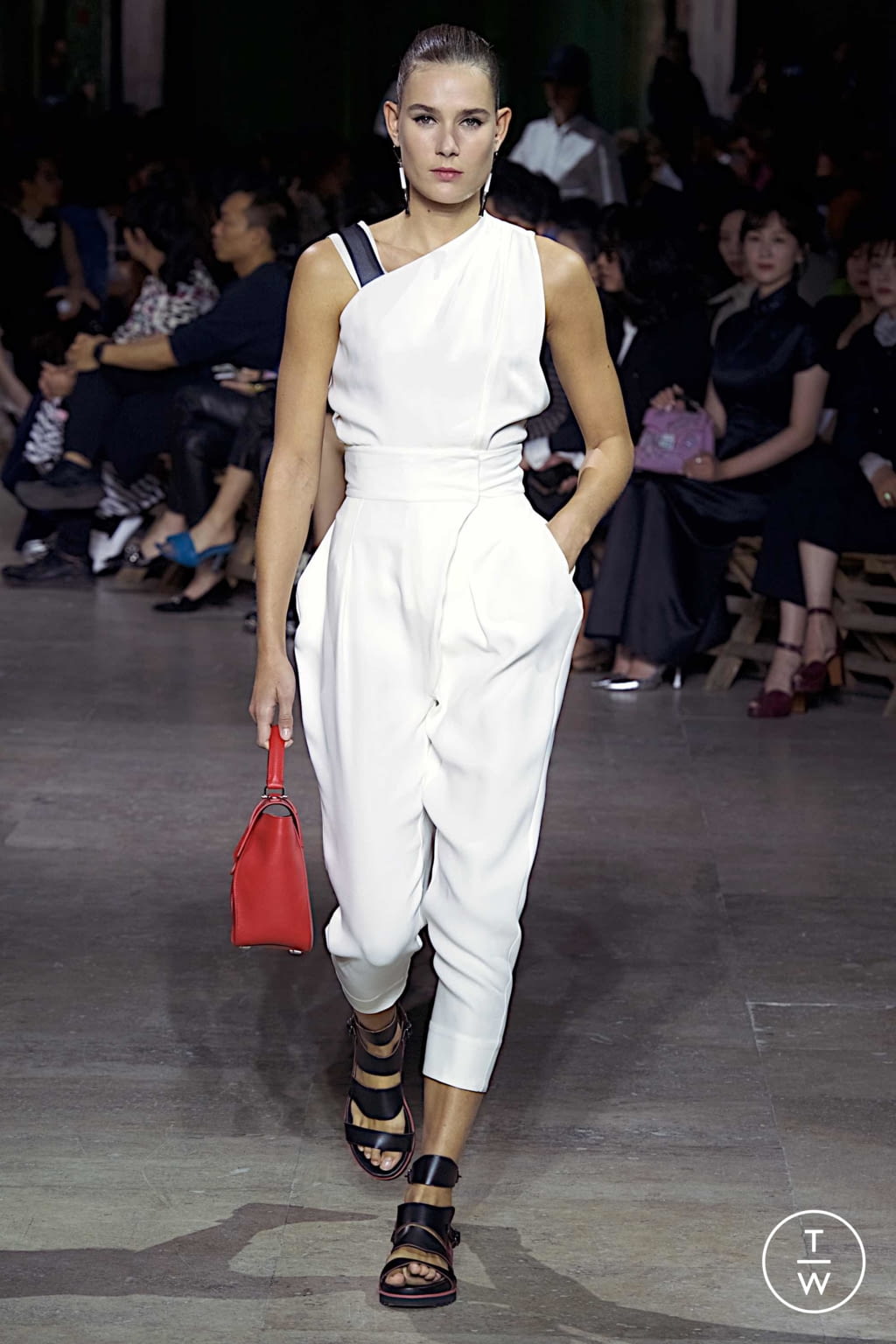 Fashion Week Paris Spring/Summer 2020 look 10 from the Shiatzy Chen collection 女装