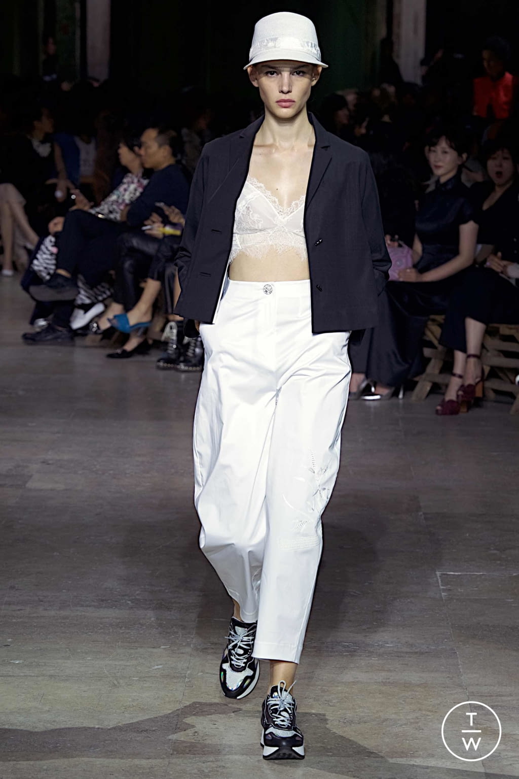 Fashion Week Paris Spring/Summer 2020 look 14 from the Shiatzy Chen collection 女装