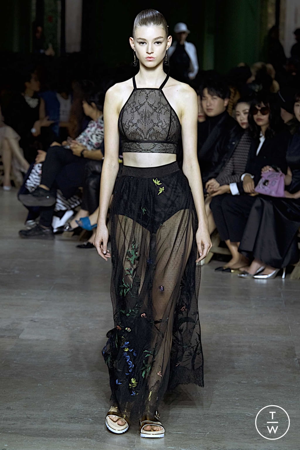 Fashion Week Paris Spring/Summer 2020 look 26 from the Shiatzy Chen collection 女装