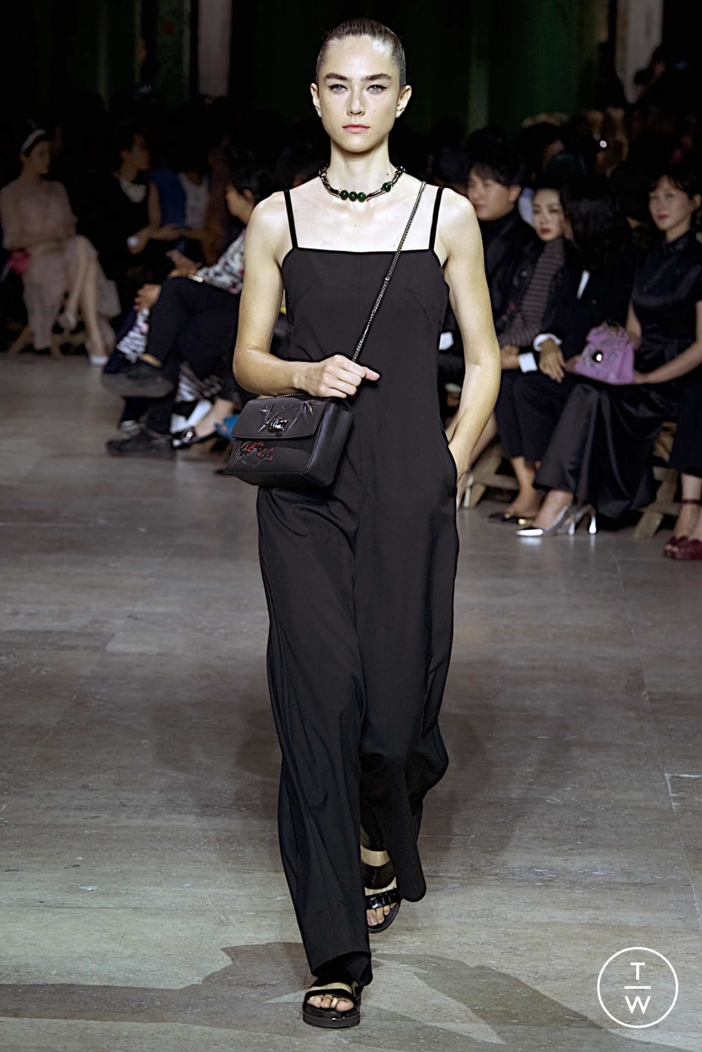 Fashion Week Paris Spring/Summer 2020 look 39 from the Shiatzy Chen collection 女装