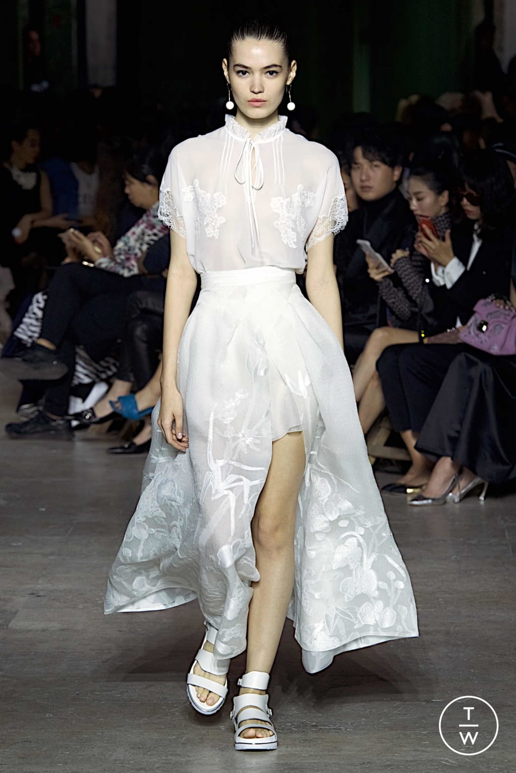 Fashion Week Paris Spring/Summer 2020 look 47 de la collection Shiatzy Chen womenswear