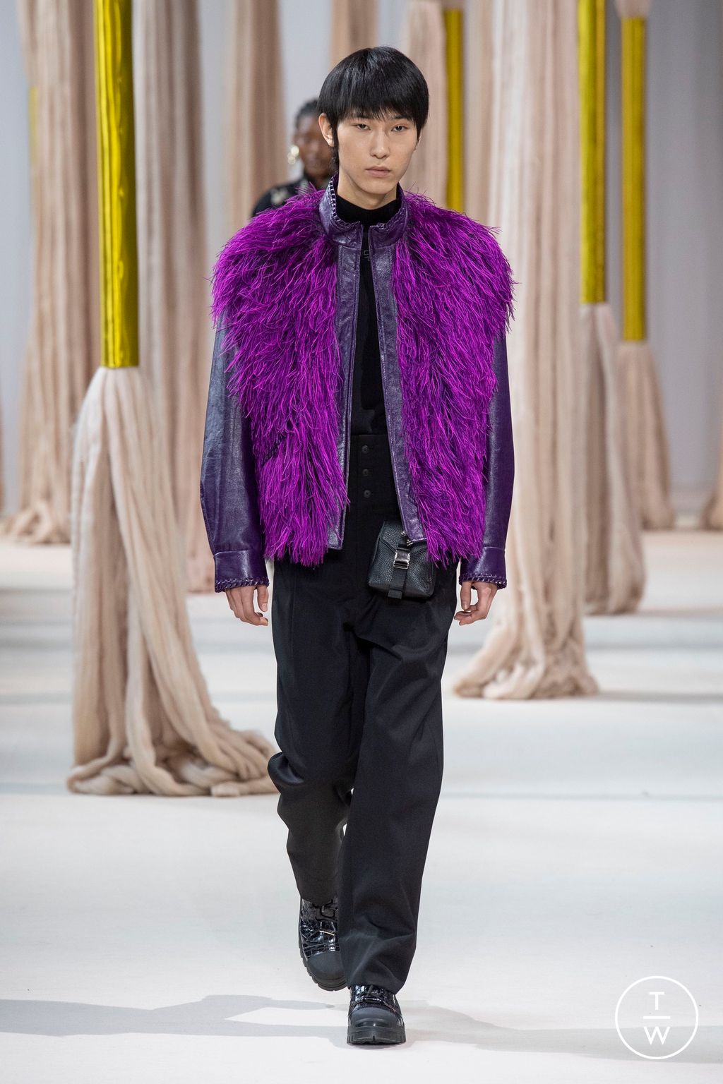 Fashion Week Paris Fall/Winter 2023 look 40 from the Shiatzy Chen collection 女装