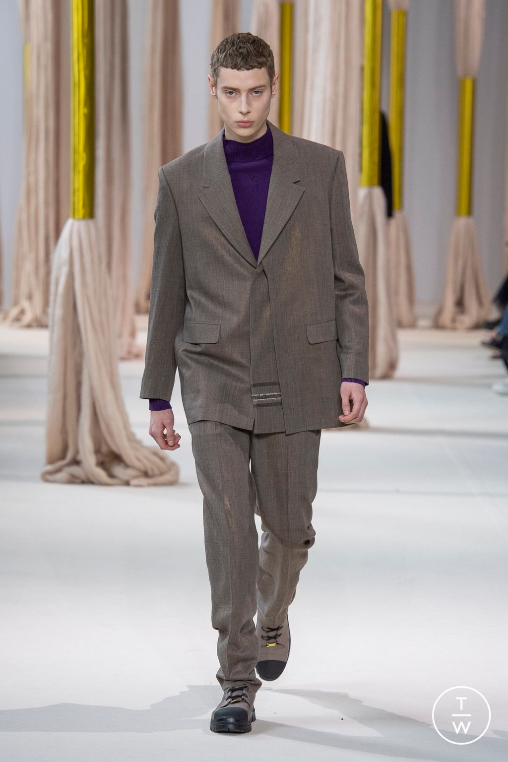 Fashion Week Paris Fall/Winter 2023 look 50 from the Shiatzy Chen collection 女装