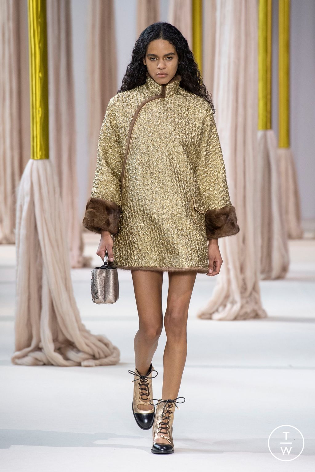 Fashion Week Paris Fall/Winter 2023 look 53 from the Shiatzy Chen collection womenswear