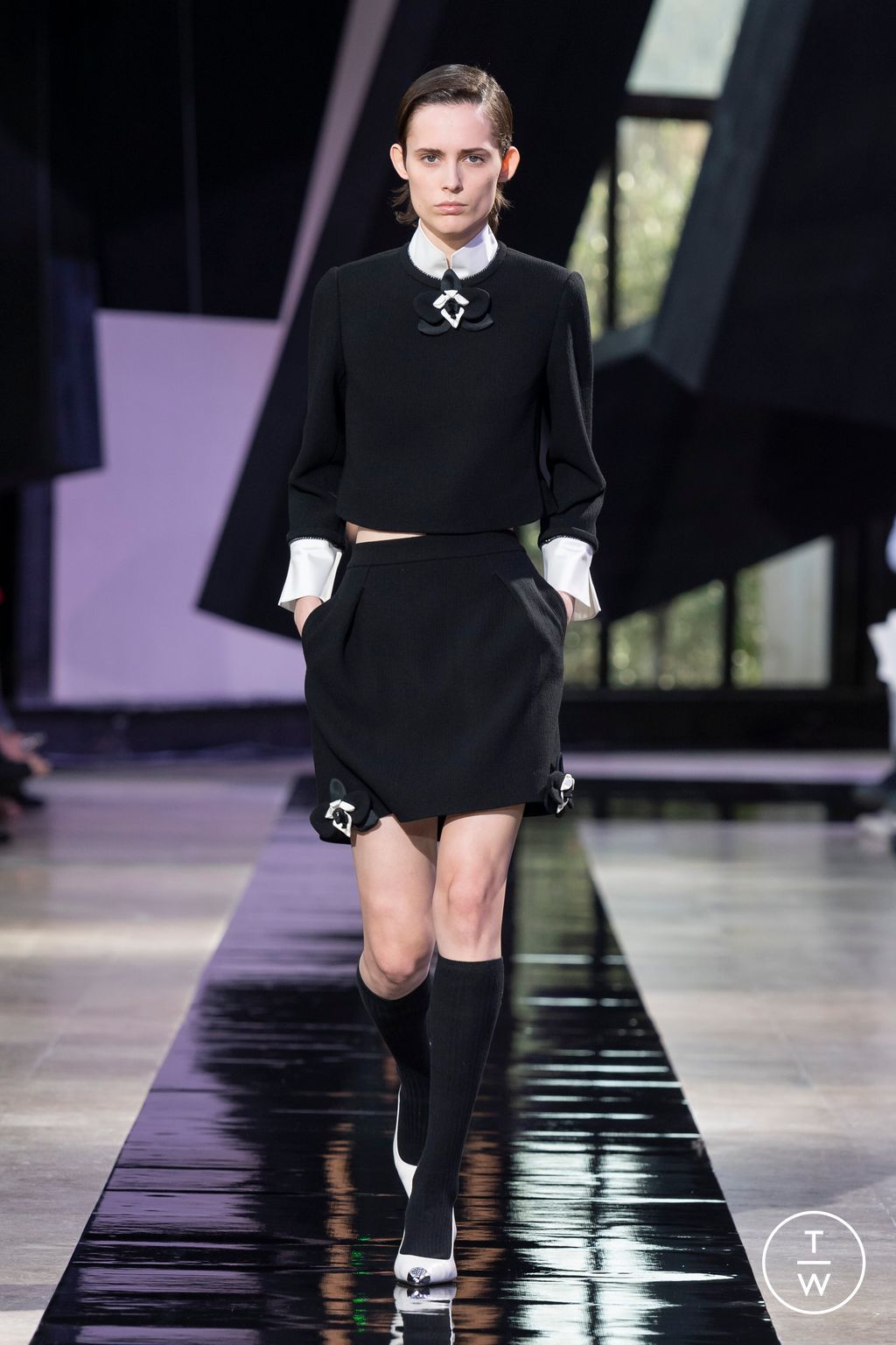Fashion Week Paris Fall/Winter 2024 look 1 from the Shiatzy Chen collection womenswear