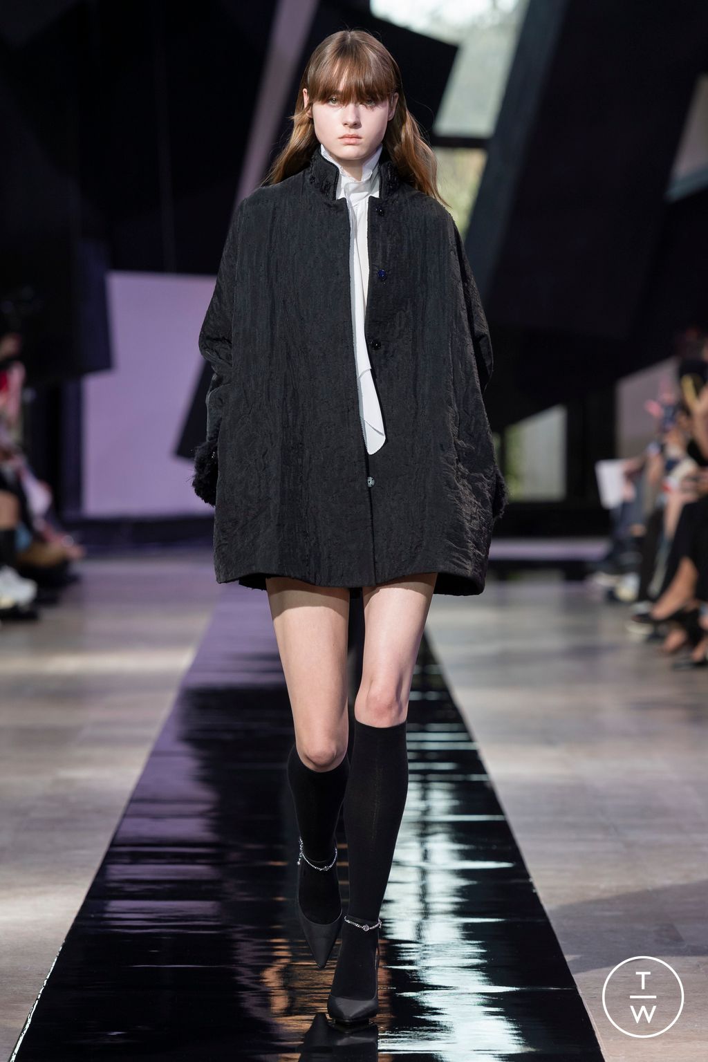 Fashion Week Paris Fall/Winter 2024 look 9 from the Shiatzy Chen collection 女装