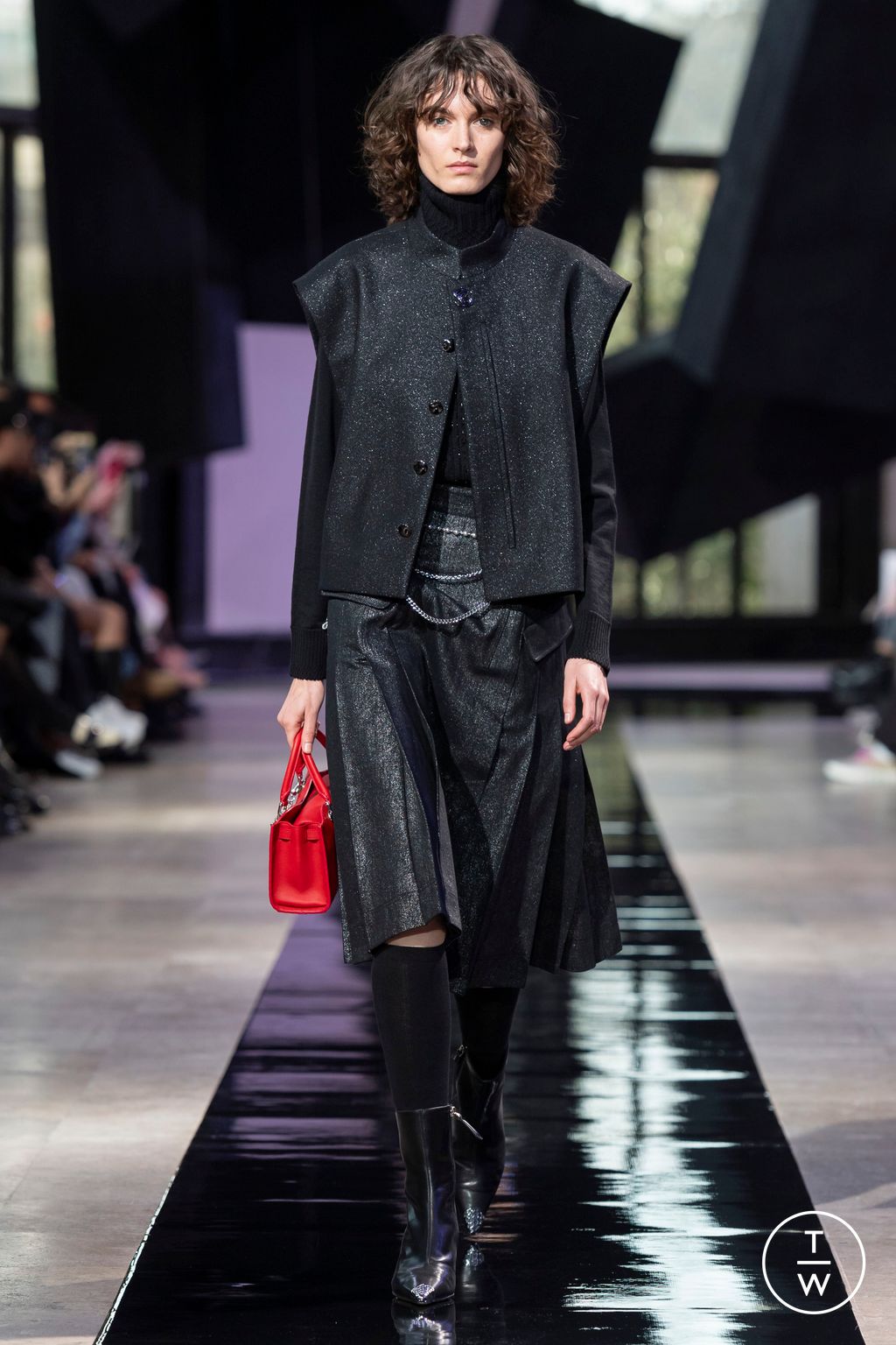 Fashion Week Paris Fall/Winter 2024 look 15 de la collection Shiatzy Chen womenswear