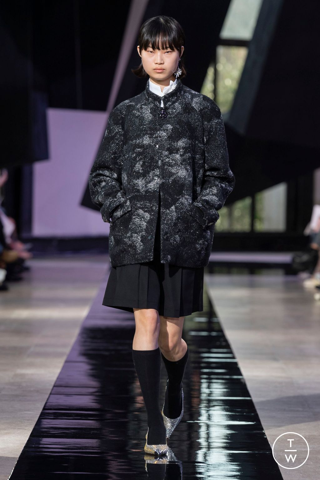 Fashion Week Paris Fall/Winter 2024 look 16 from the Shiatzy Chen collection 女装