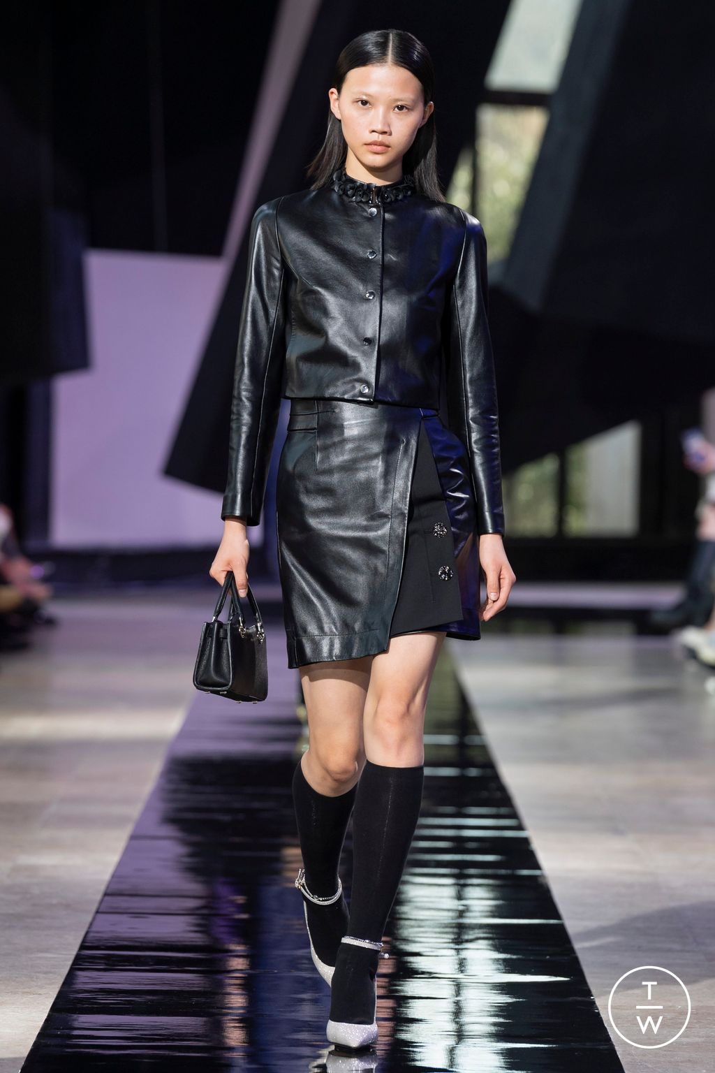 Fashion Week Paris Fall/Winter 2024 look 22 from the Shiatzy Chen collection 女装