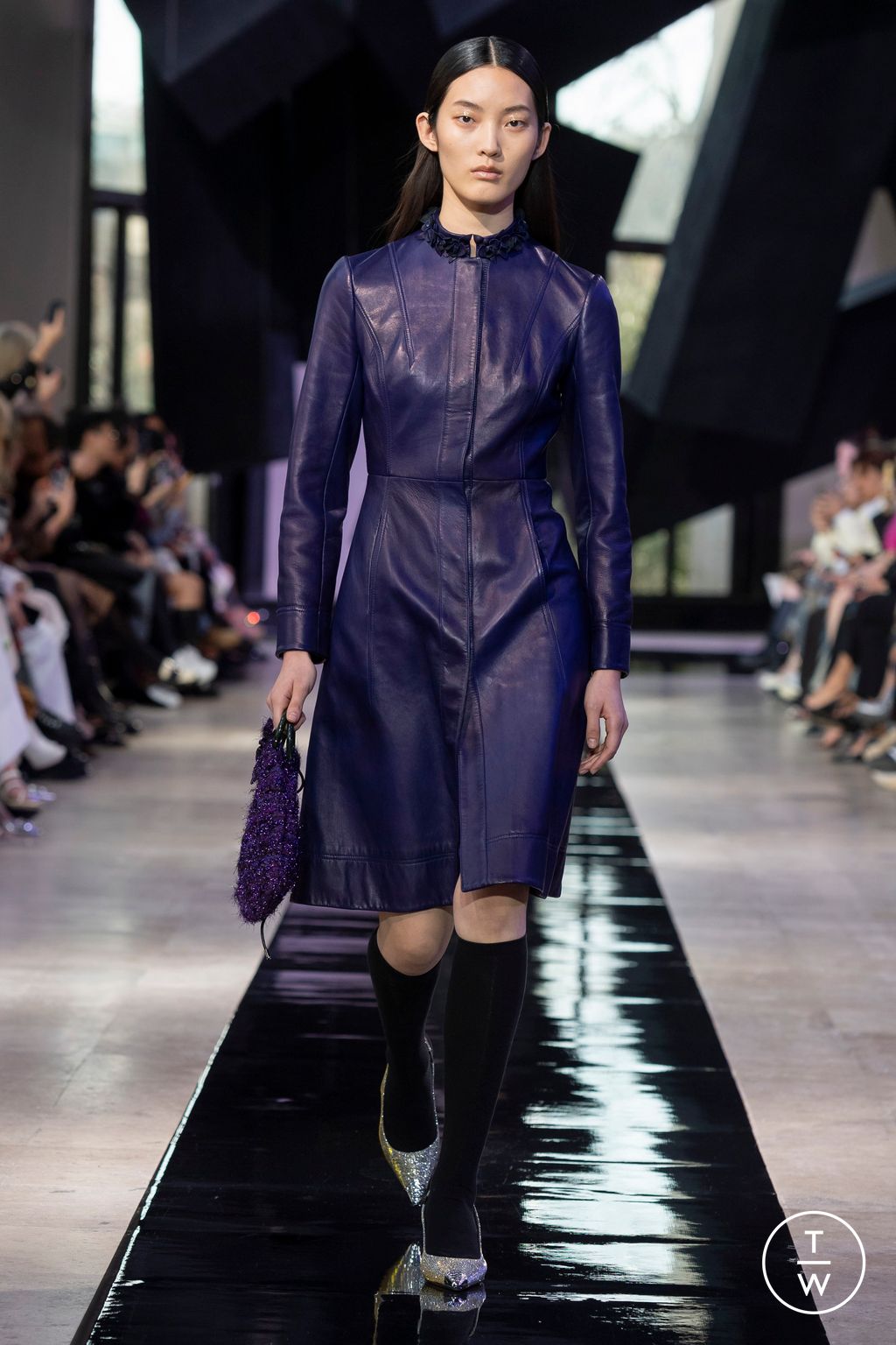 Fashion Week Paris Fall/Winter 2024 look 23 from the Shiatzy Chen collection 女装