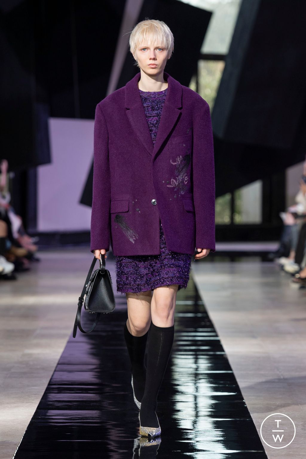 Fashion Week Paris Fall/Winter 2024 look 26 from the Shiatzy Chen collection 女装