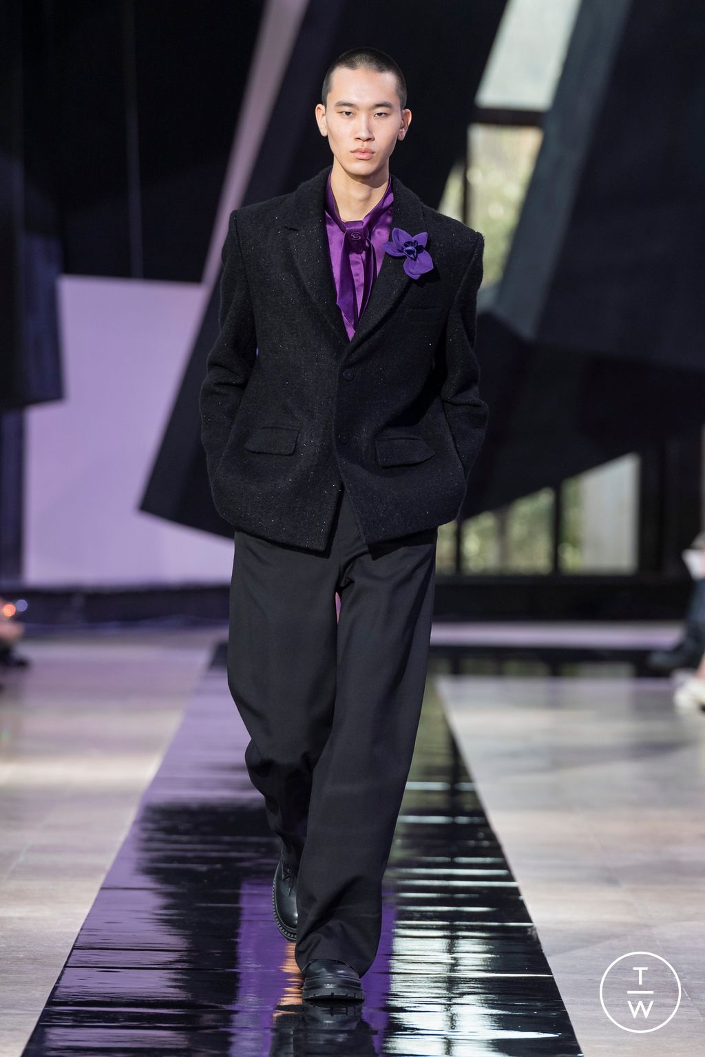 Fashion Week Paris Fall/Winter 2024 look 27 from the Shiatzy Chen collection 女装