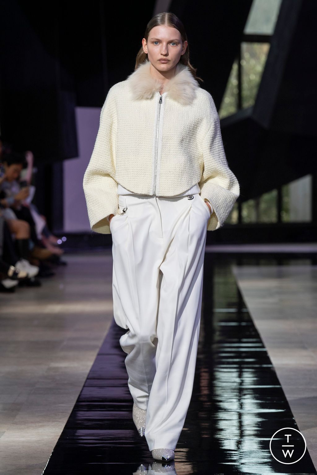Fashion Week Paris Fall/Winter 2024 look 32 from the Shiatzy Chen collection womenswear