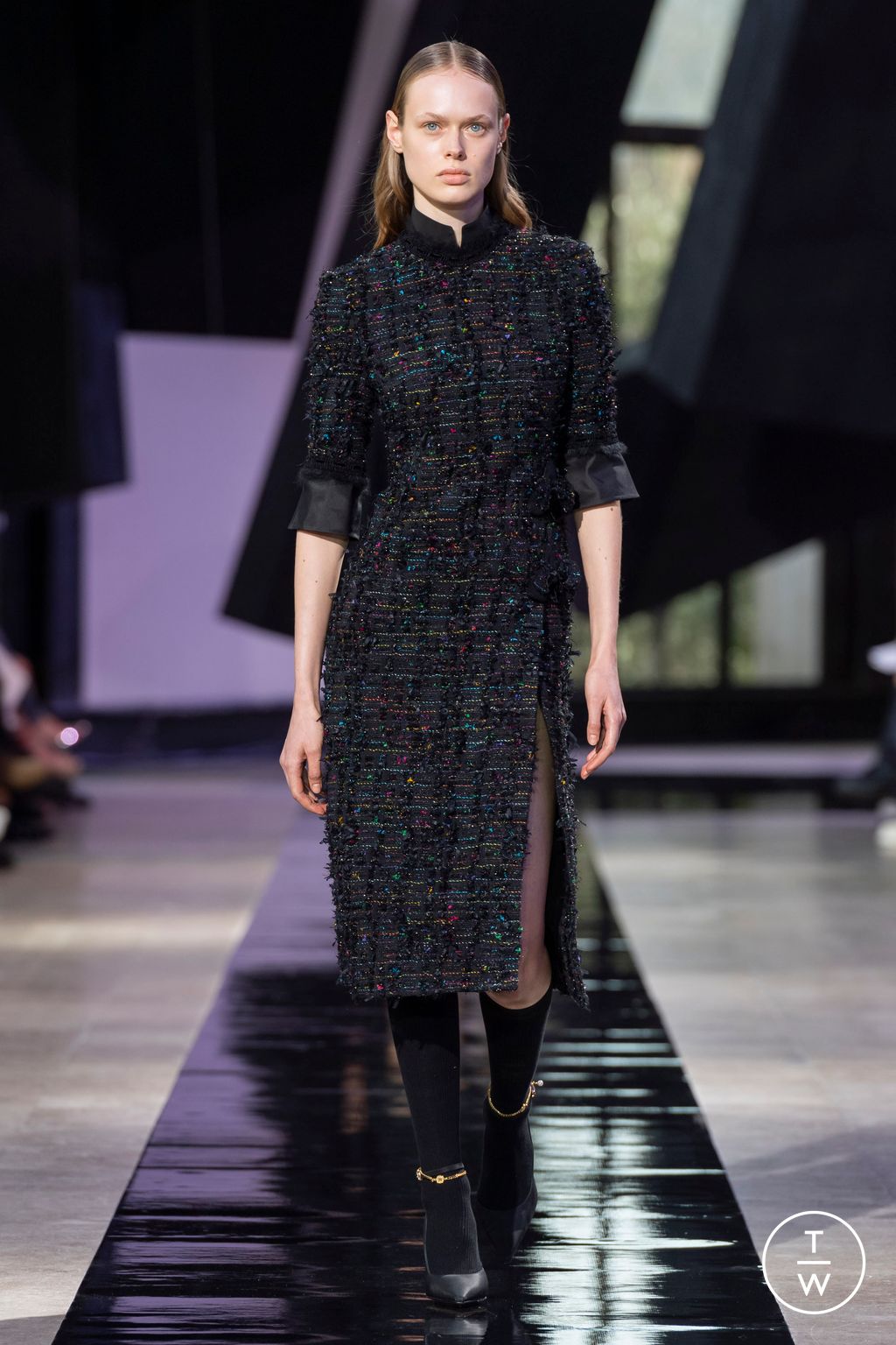 Fashion Week Paris Fall/Winter 2024 look 34 from the Shiatzy Chen collection 女装