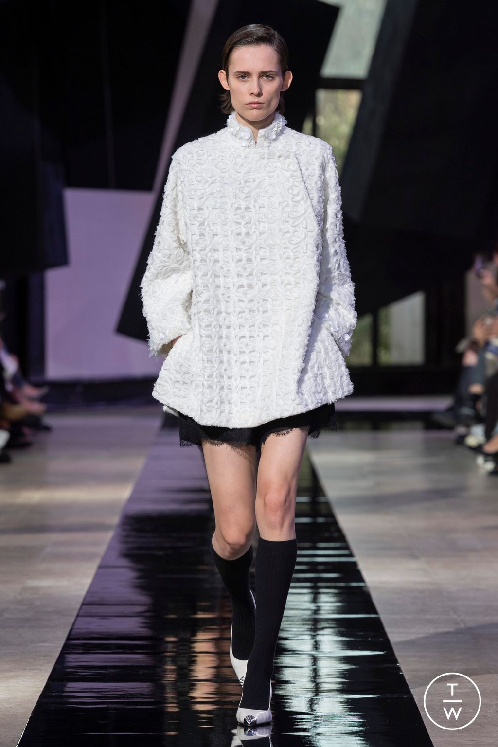 Fashion Week Paris Fall/Winter 2024 look 36 from the Shiatzy Chen collection womenswear
