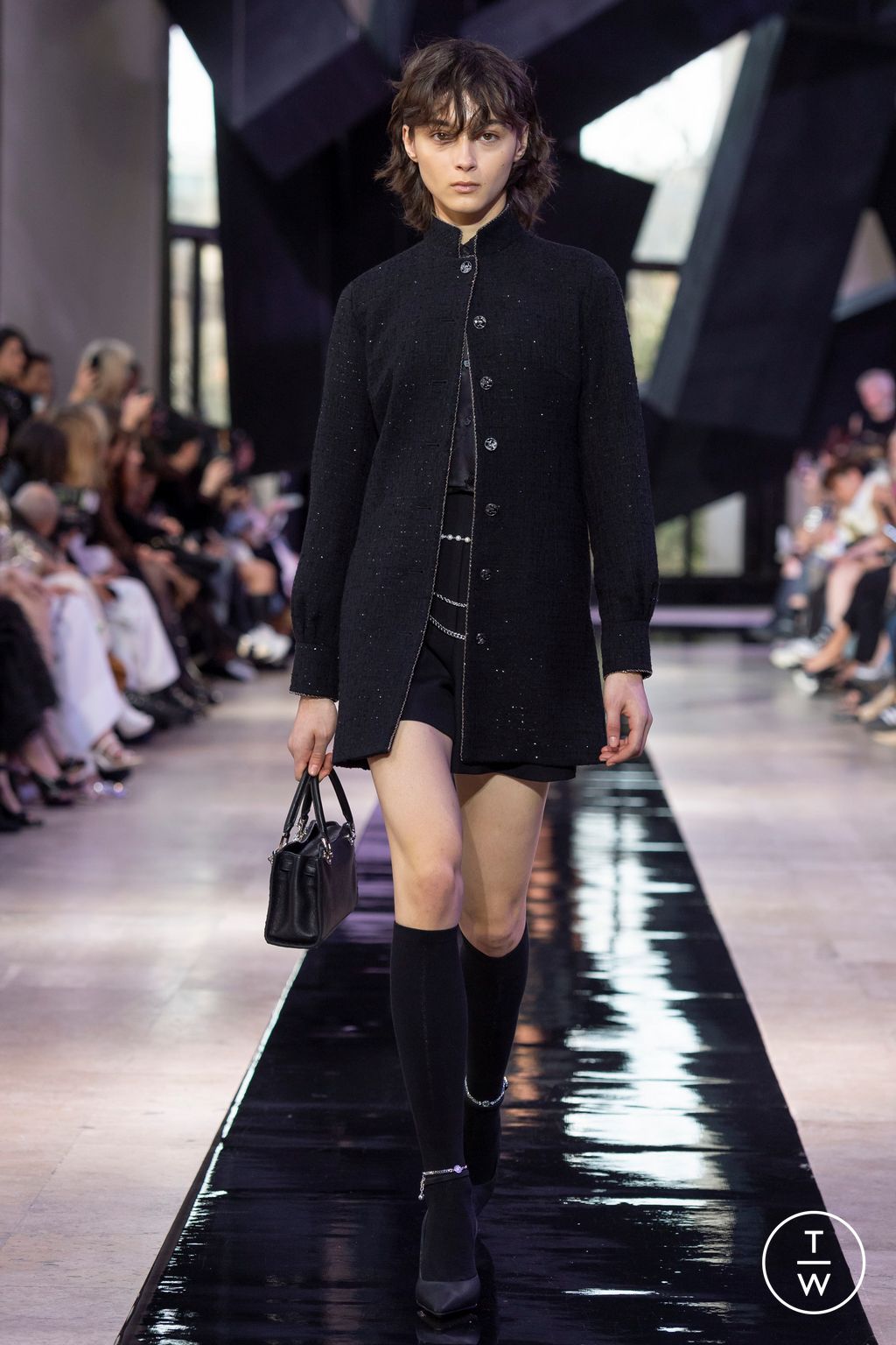 Fashion Week Paris Fall/Winter 2024 look 37 from the Shiatzy Chen collection 女装