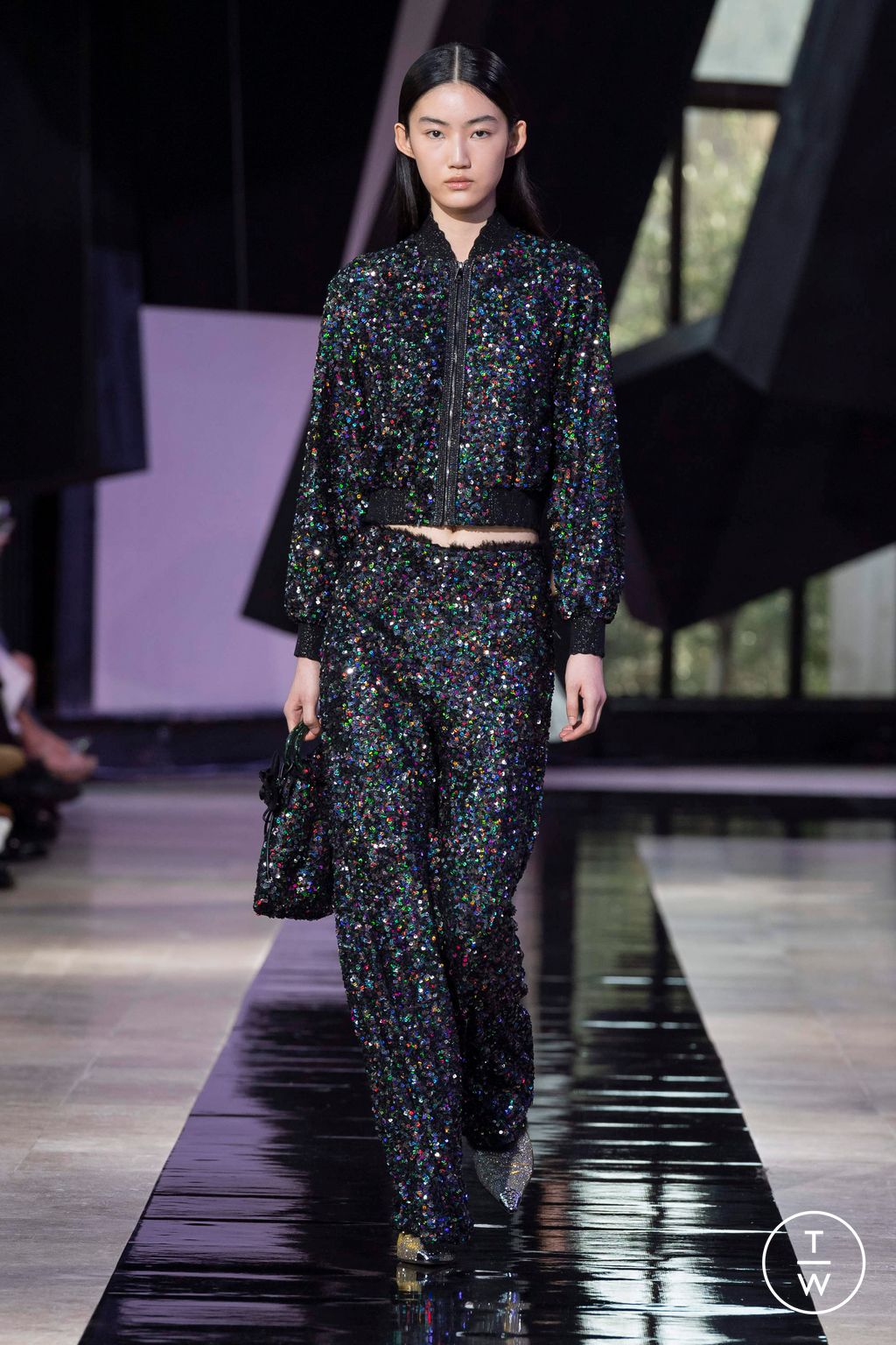 Fashion Week Paris Fall/Winter 2024 look 51 de la collection Shiatzy Chen womenswear