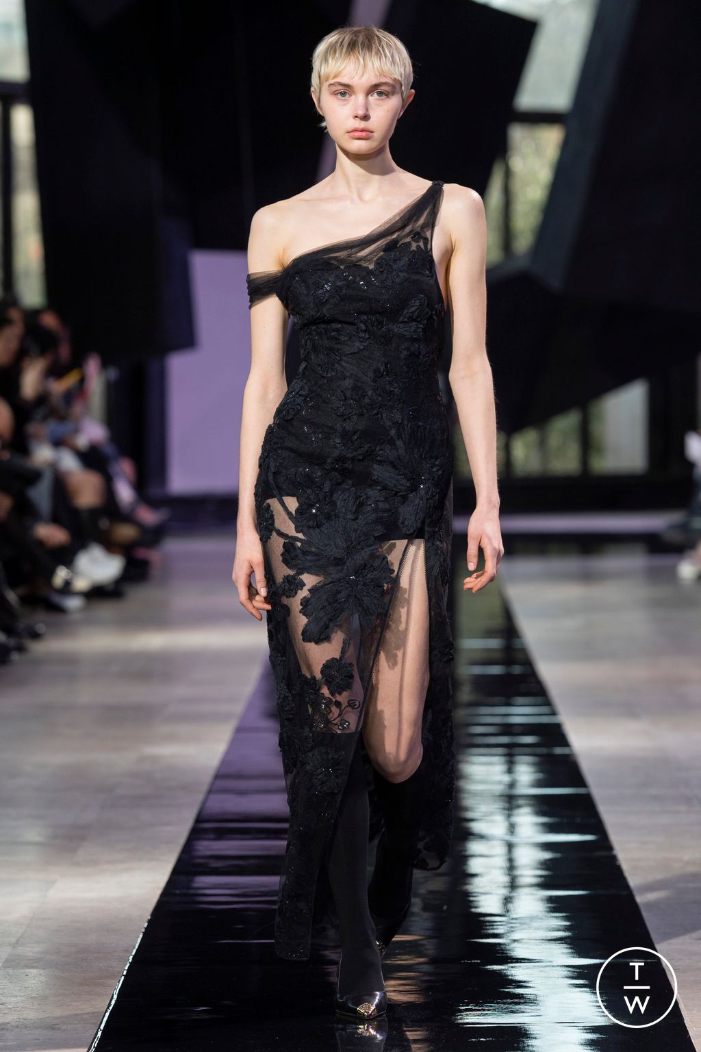 Fashion Week Paris Fall/Winter 2024 look 59 de la collection Shiatzy Chen womenswear
