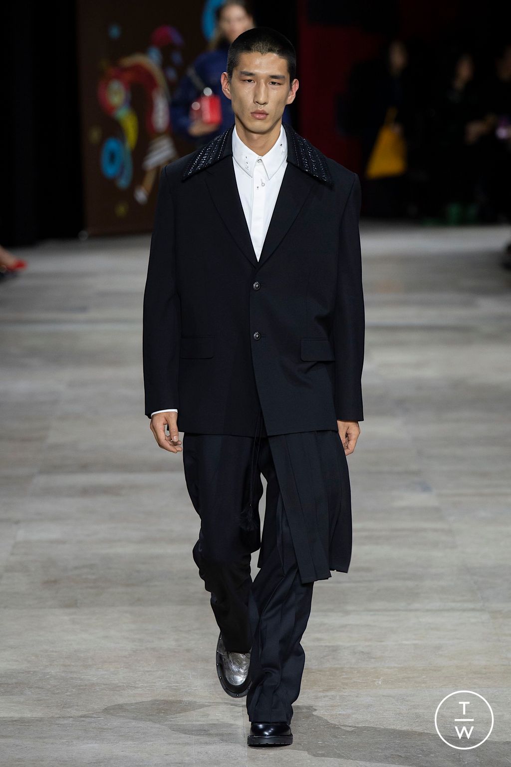 Fashion Week Paris Fall/Winter 2025 look 6 de la collection Shiatzy Chen womenswear