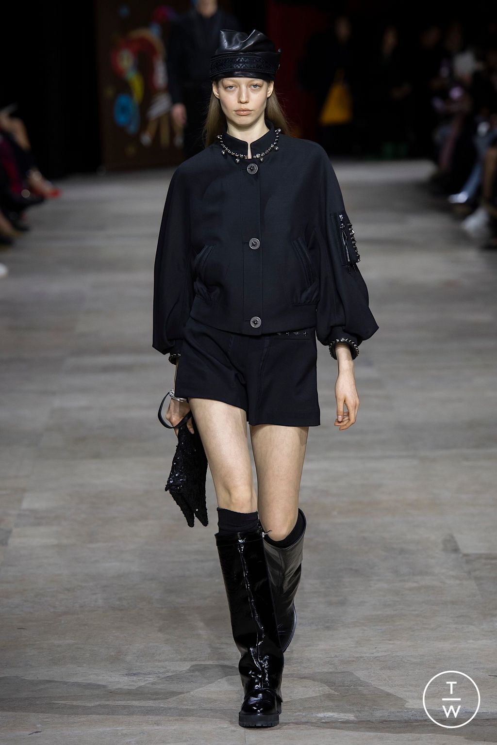 Fashion Week Paris Fall/Winter 2025 look 15 de la collection Shiatzy Chen womenswear