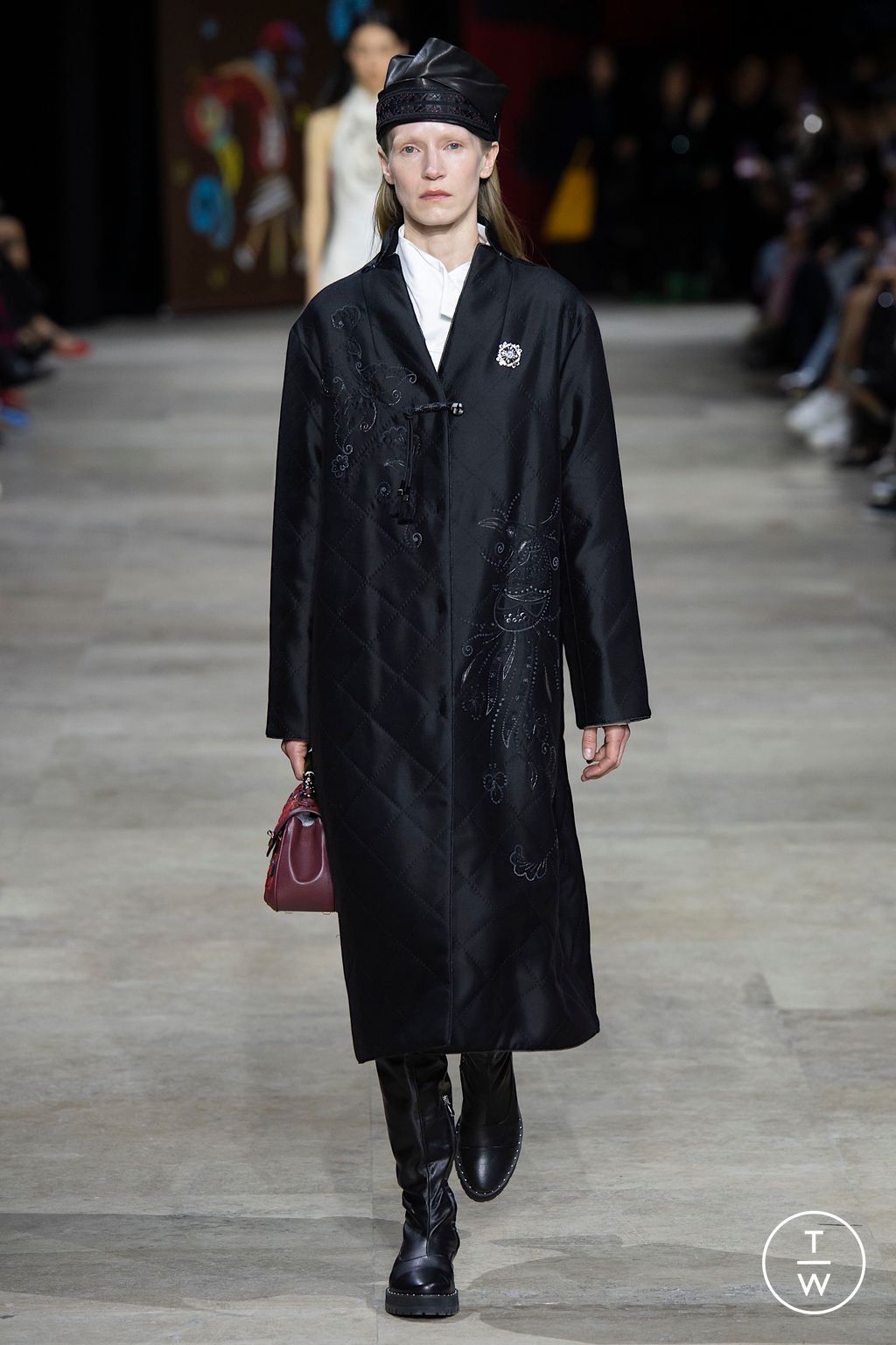 Fashion Week Paris Fall/Winter 2025 look 31 from the Shiatzy Chen collection womenswear