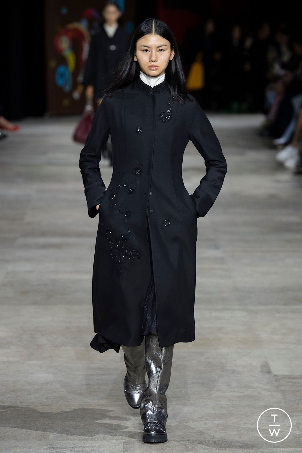 Fashion Week Paris Fall/Winter 2025 look 34 de la collection Shiatzy Chen womenswear