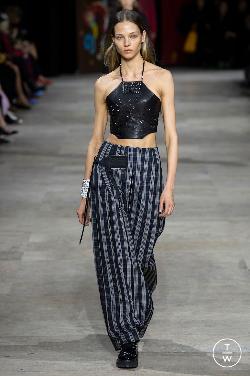 Fashion Week Paris Fall/Winter 2025 look 52 de la collection Shiatzy Chen womenswear