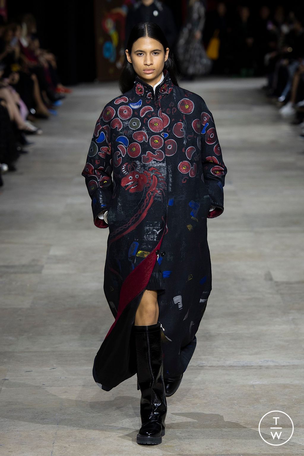 Fashion Week Paris Fall/Winter 2025 look 60 de la collection Shiatzy Chen womenswear