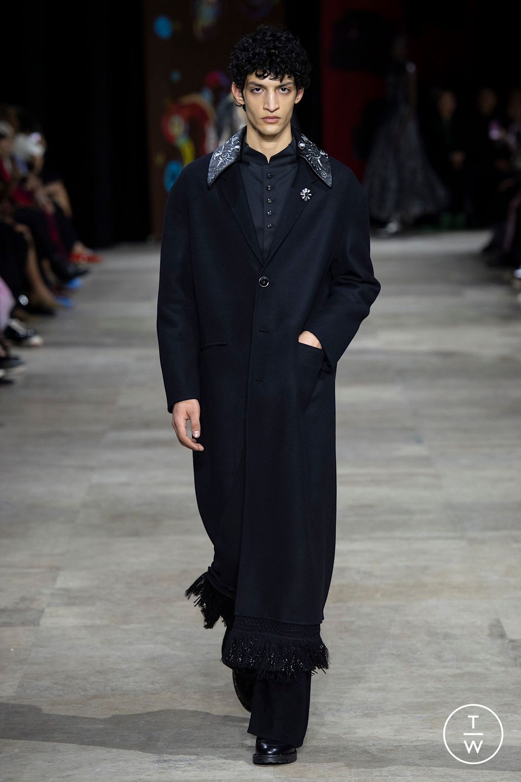 Fashion Week Paris Fall/Winter 2025 look 61 de la collection Shiatzy Chen womenswear