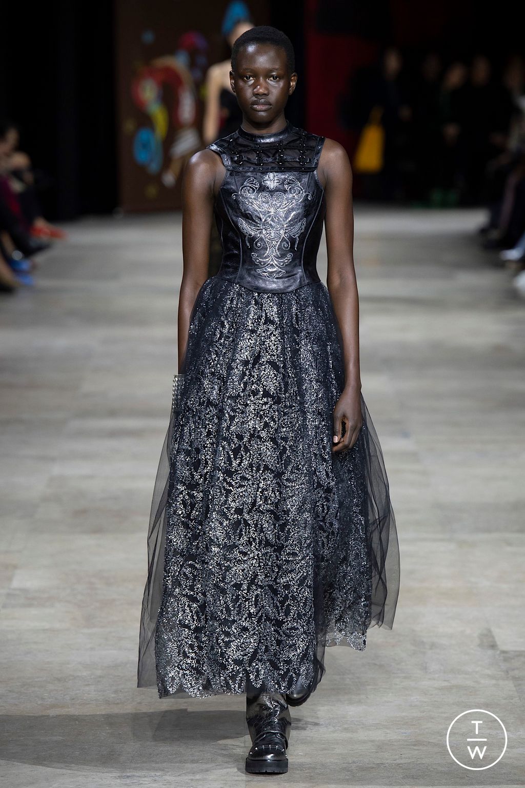 Fashion Week Paris Fall/Winter 2025 look 63 de la collection Shiatzy Chen womenswear