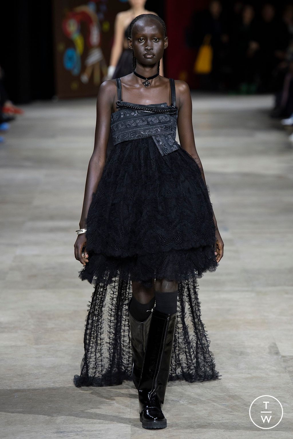 Fashion Week Paris Fall/Winter 2025 look 65 de la collection Shiatzy Chen womenswear