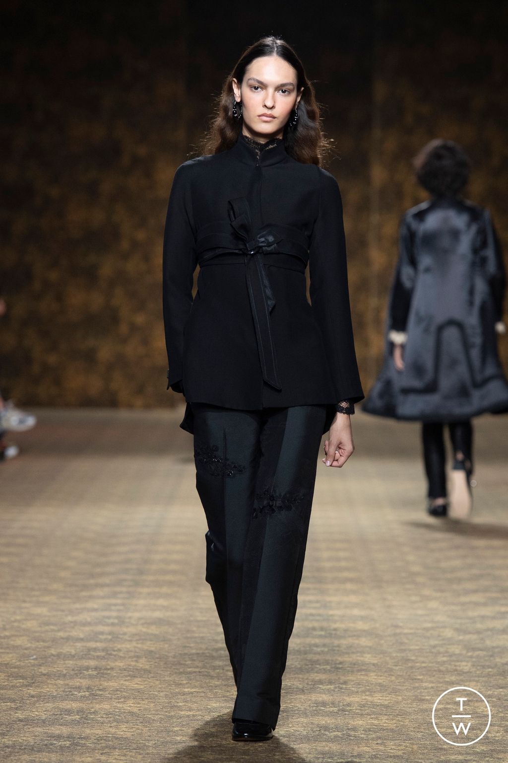 Fashion Week Paris Fall/Winter 2026 look 3 from the Shiatzy Chen collection womenswear