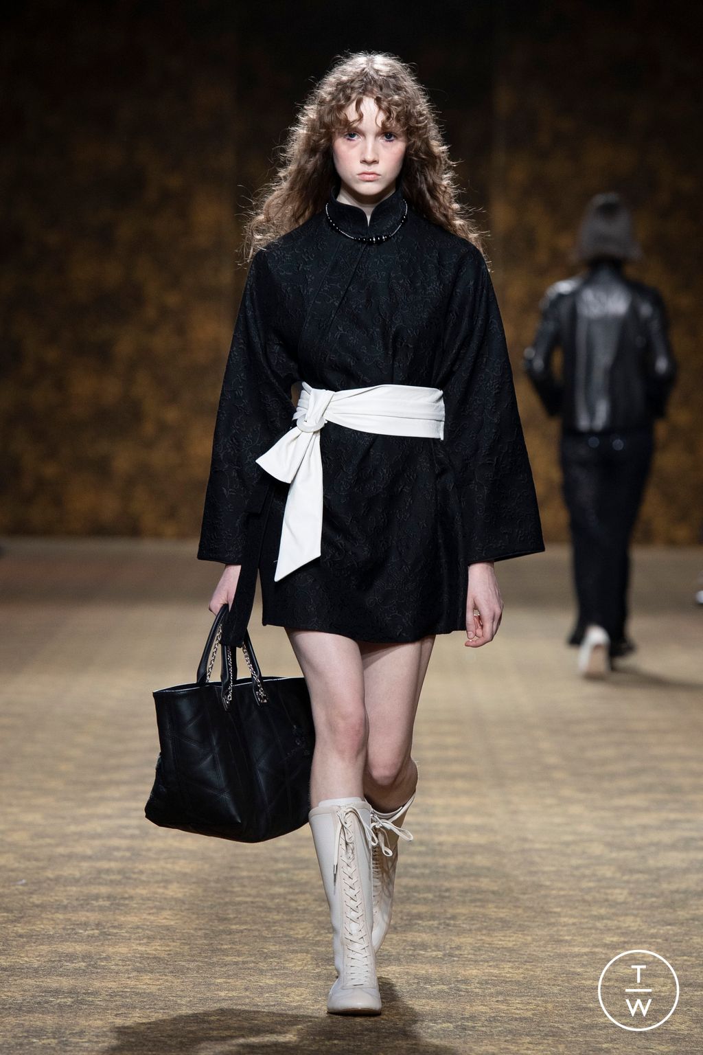 Fashion Week Paris Fall/Winter 2026 look 12 from the Shiatzy Chen collection womenswear