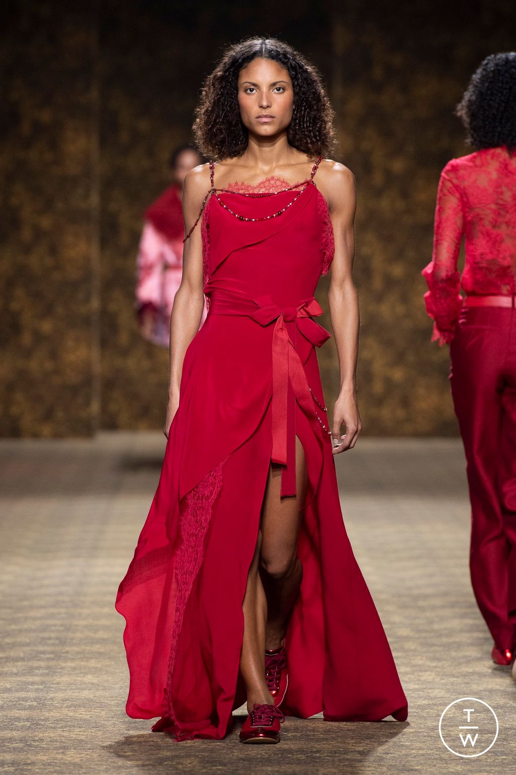 Fashion Week Paris Fall/Winter 2026 look 17 from the Shiatzy Chen collection womenswear