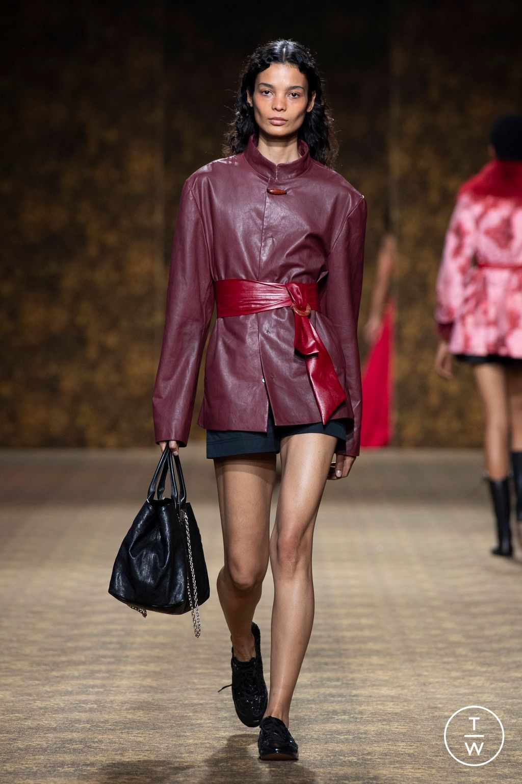Fashion Week Paris Fall/Winter 2026 look 20 from the Shiatzy Chen collection womenswear