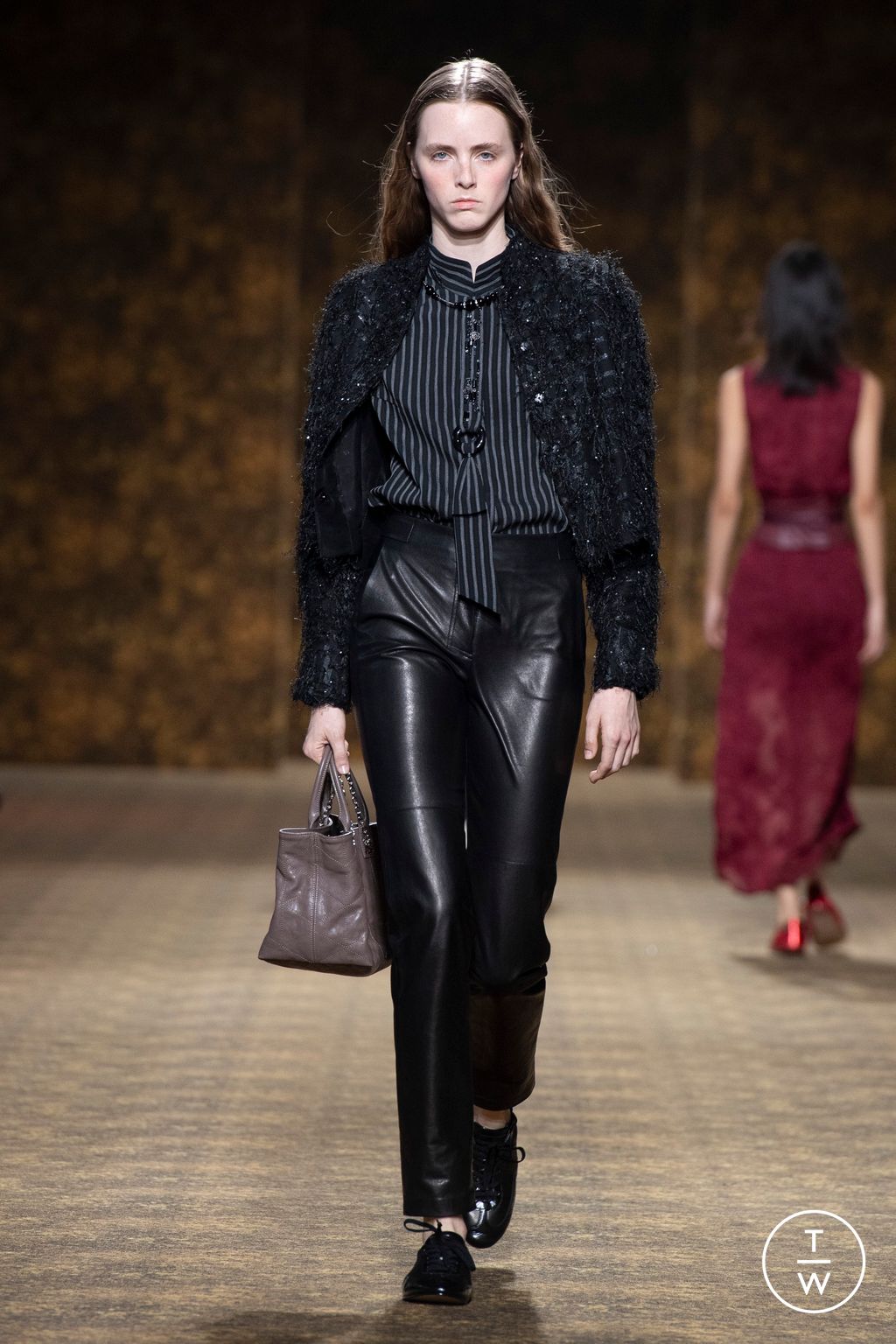 Fashion Week Paris Fall/Winter 2026 look 23 from the Shiatzy Chen collection womenswear