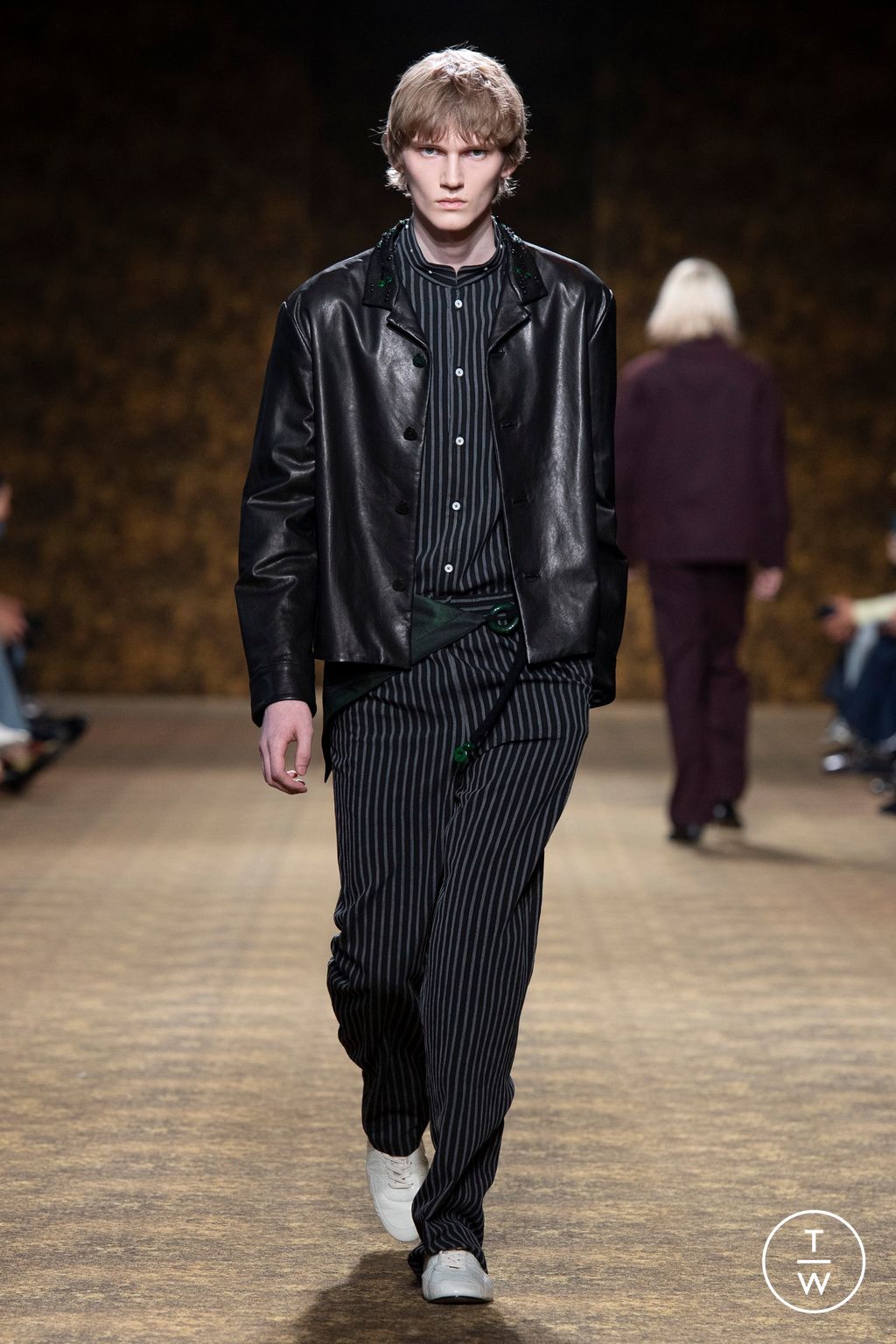 Fashion Week Paris Fall/Winter 2026 look 24 from the Shiatzy Chen collection womenswear