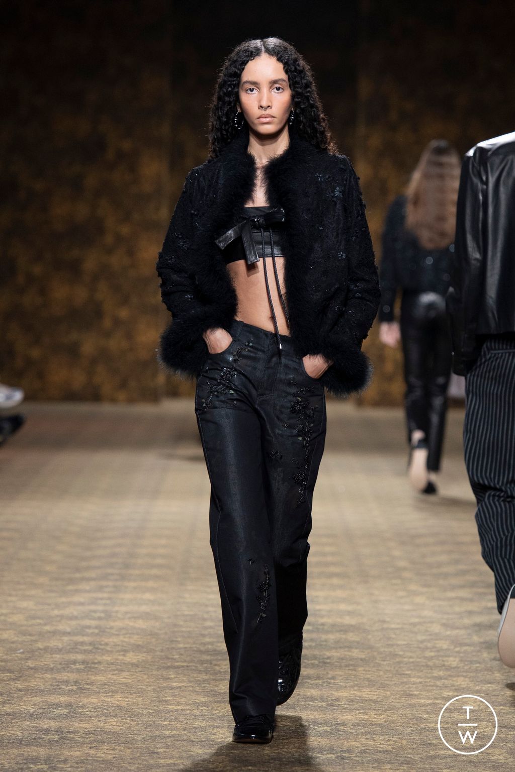 Fashion Week Paris Fall/Winter 2026 look 25 from the Shiatzy Chen collection womenswear